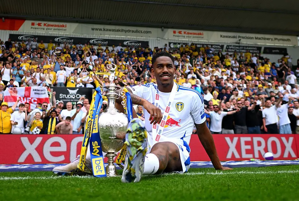 Junior Firpo Pemain Favorit Leeds united