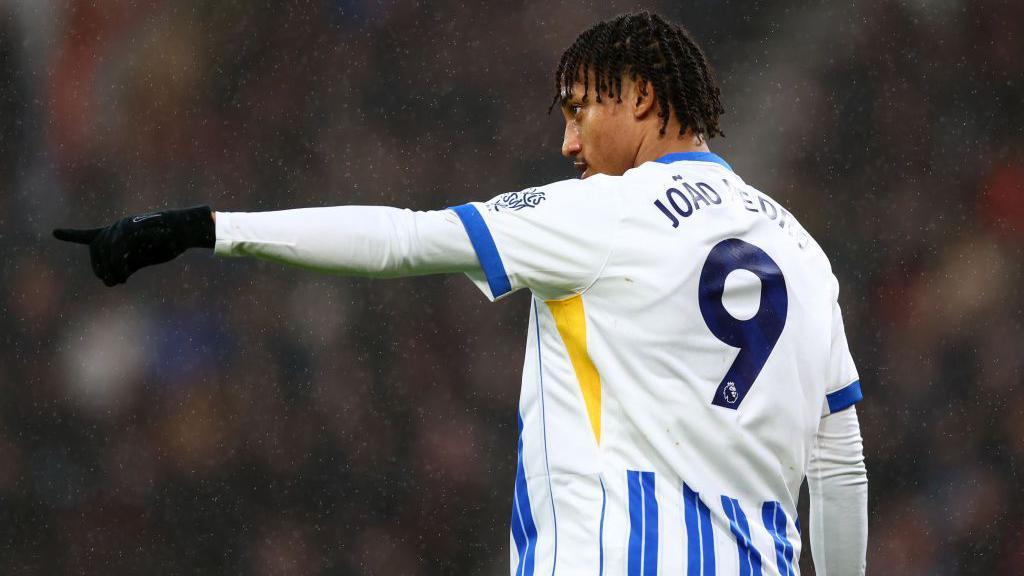 The Blues Langkah dalam Merekrut João Pedro